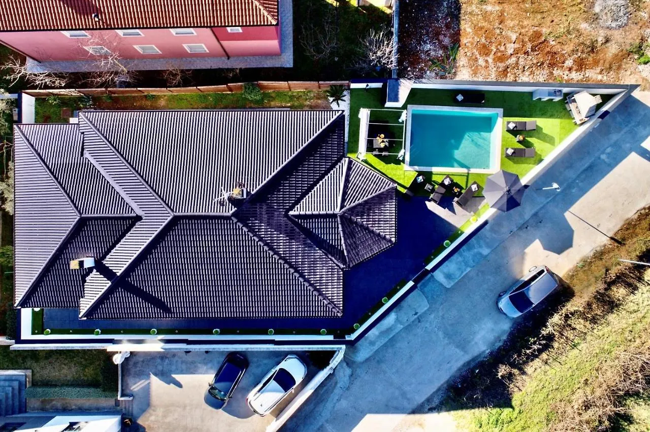 Complex Villa White 풀라