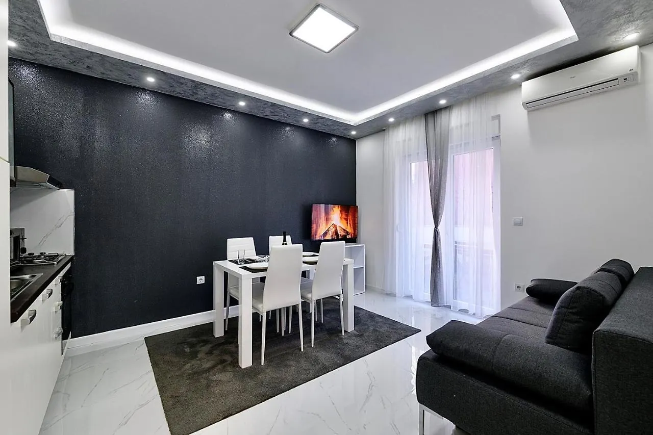 Complex Villa White 풀라 게스트하우스