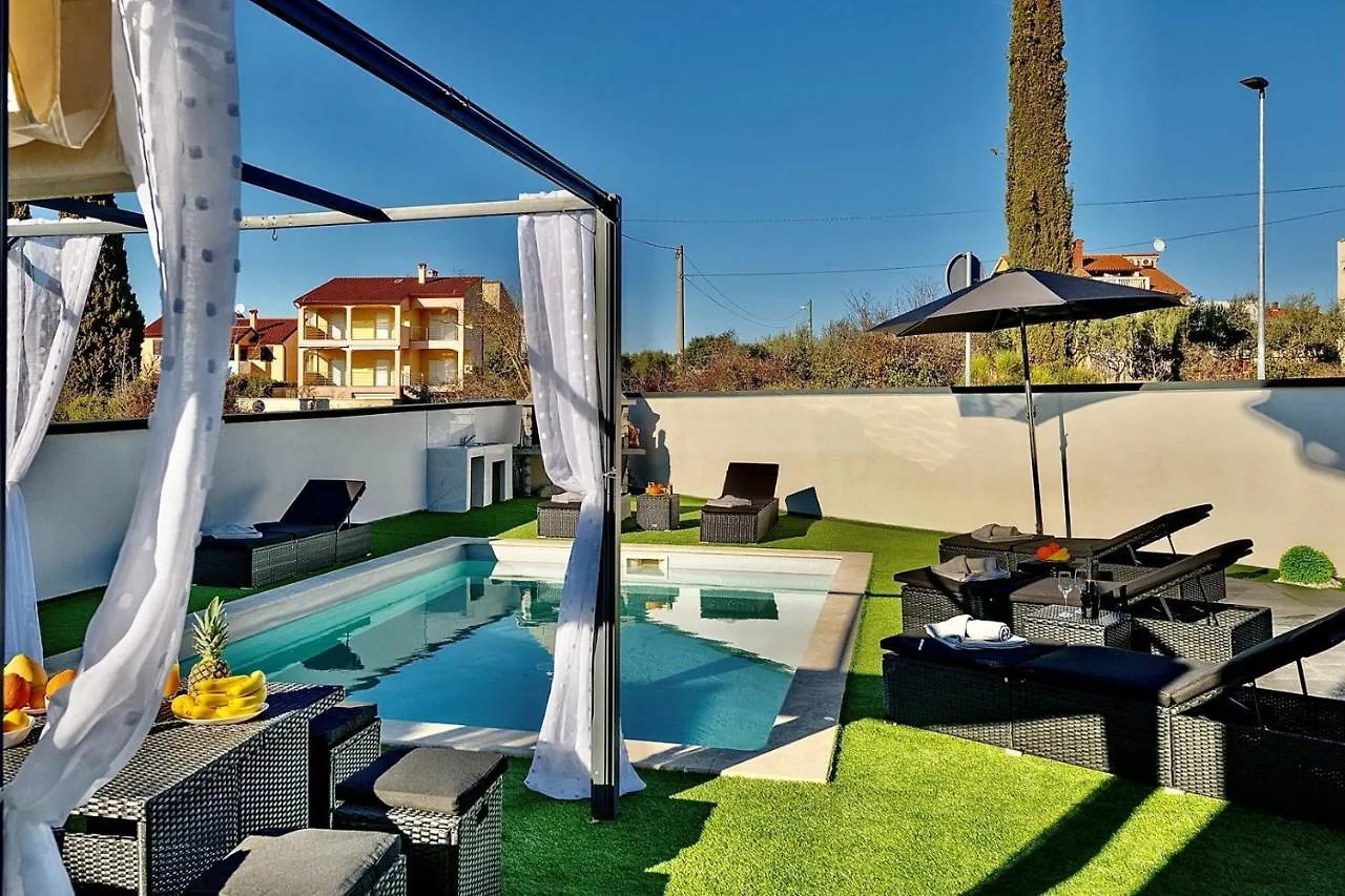 Complex Villa White Pula