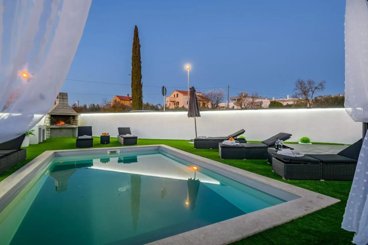Complex Villa White Pula