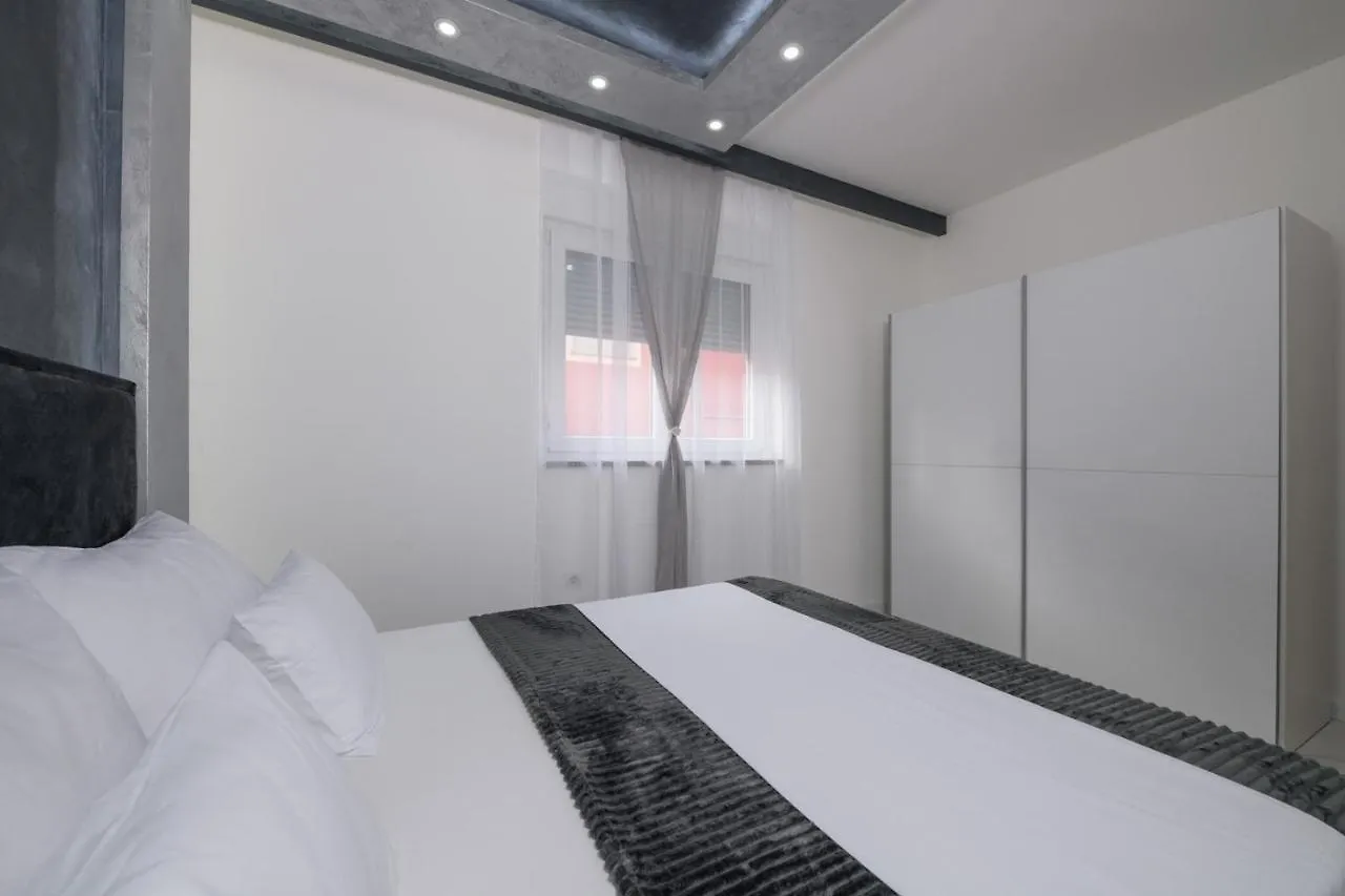 Complex Villa White Pula 0*,