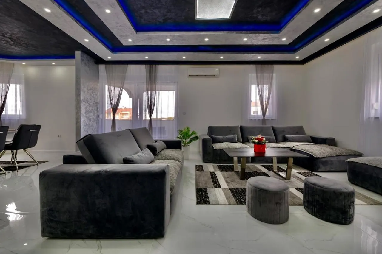 Complex Villa White Pula 0*,  Croatia